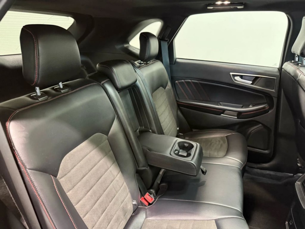 2022 Ford Edge Image 26