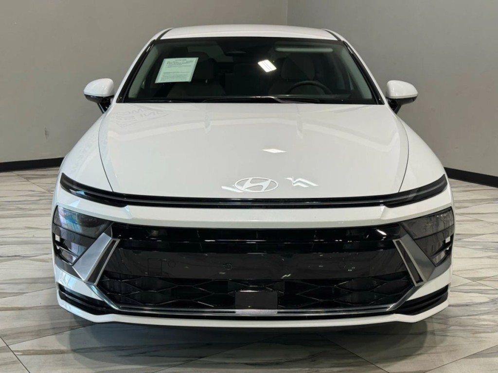 2025 Hyundai Sonata Image 3