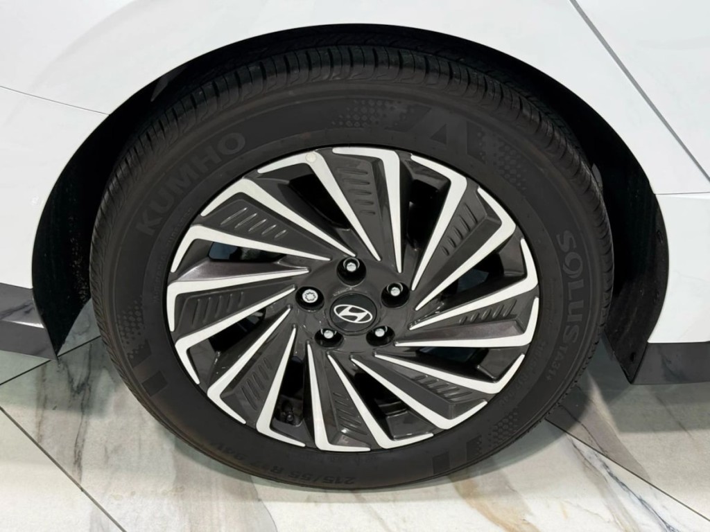 2025 Hyundai Sonata Image 32