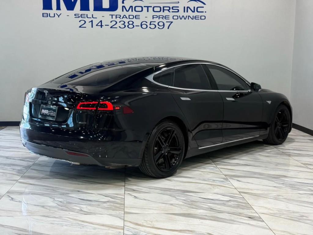 2015 Tesla Model S Image 6