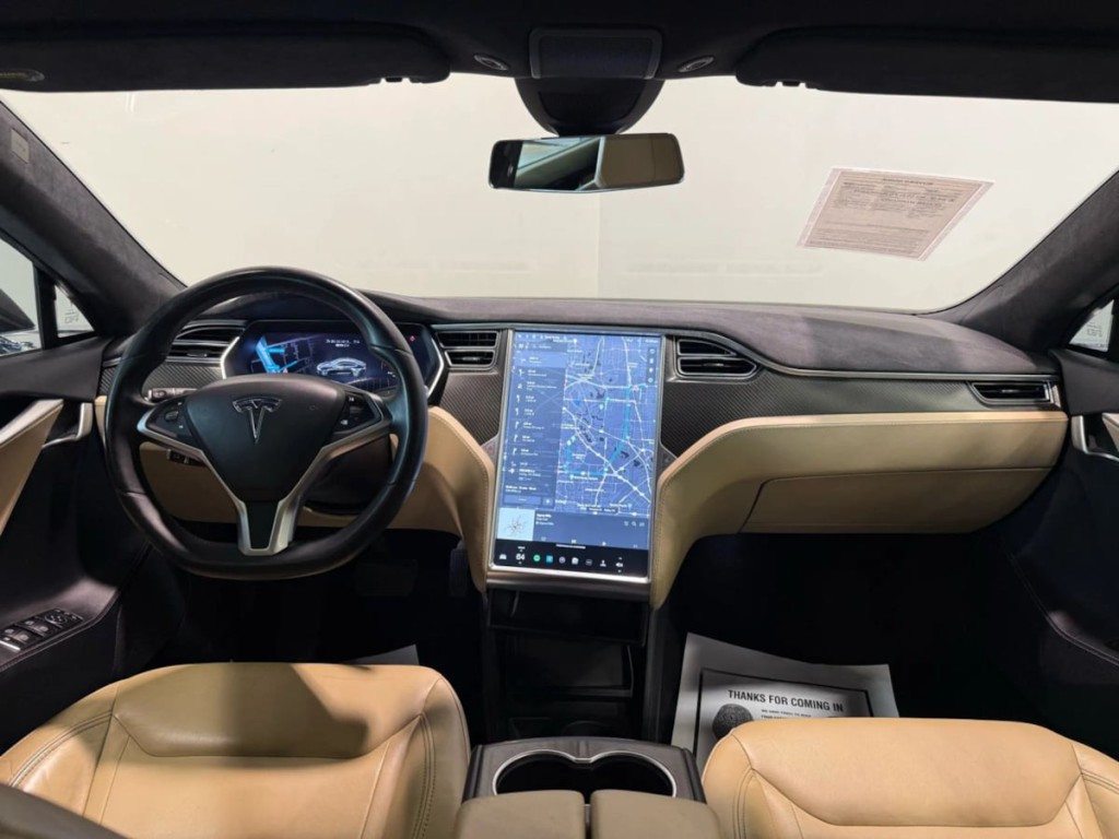 2015 Tesla Model S Image 13