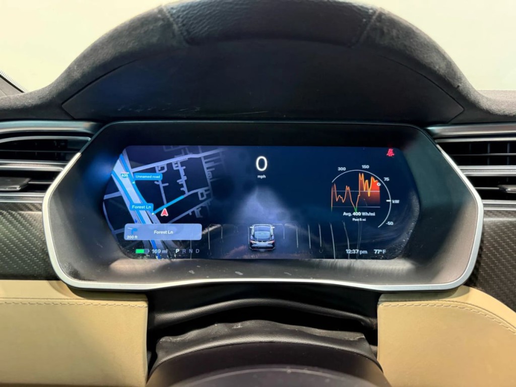 2015 Tesla Model S Image 17