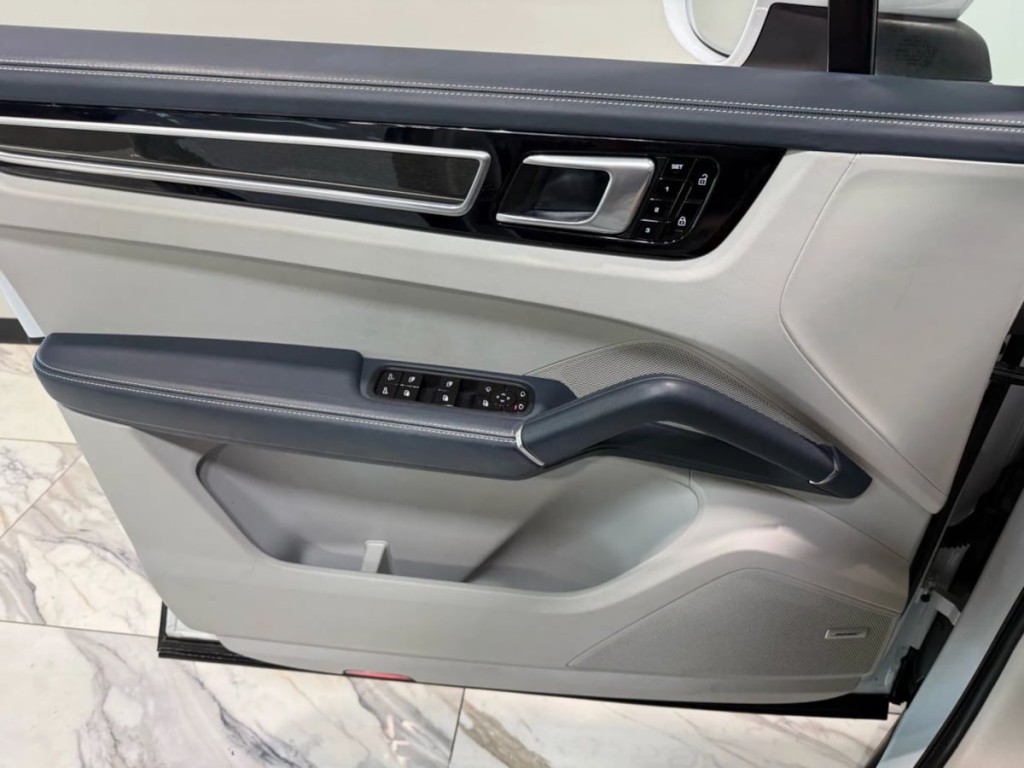 2019 Porsche Cayenne Image 10
