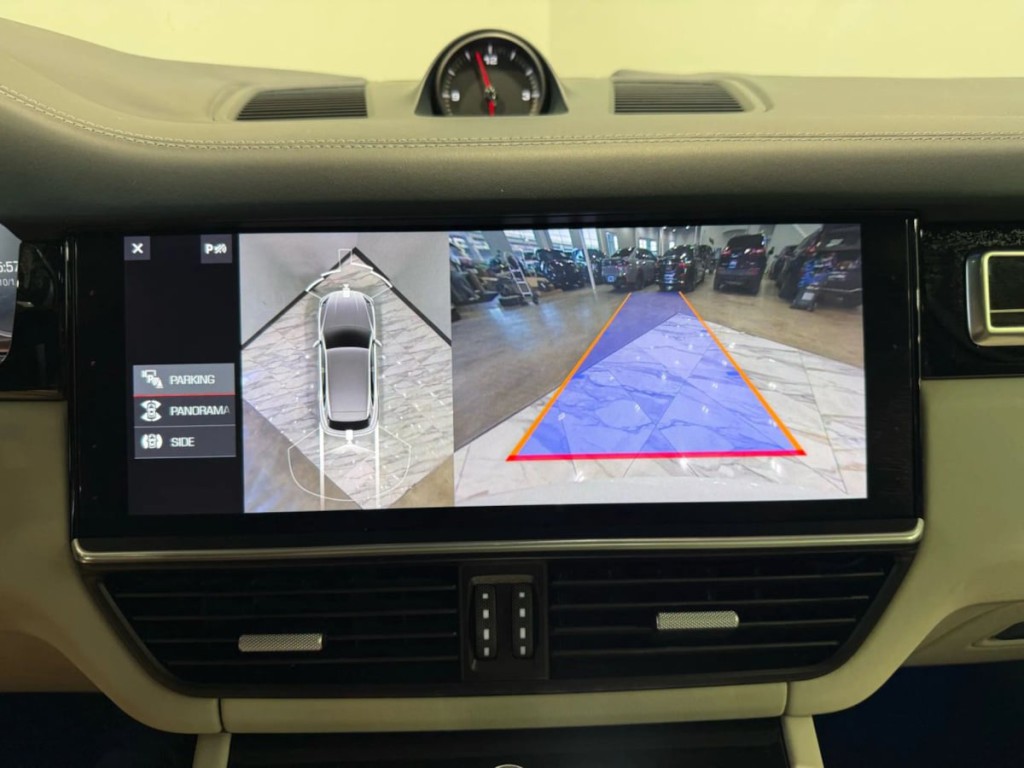 2019 Porsche Cayenne Image 21