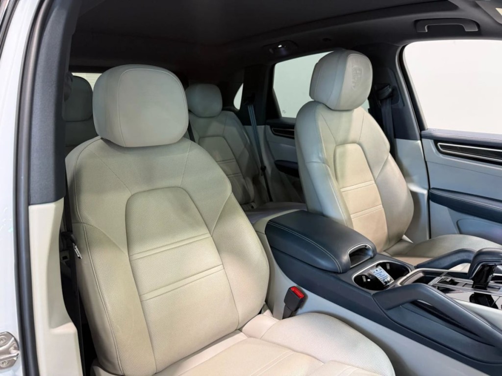 2019 Porsche Cayenne Image 27