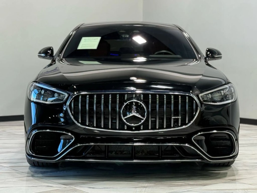 2024 Mercedes-Benz AMG S 63 E Image 3
