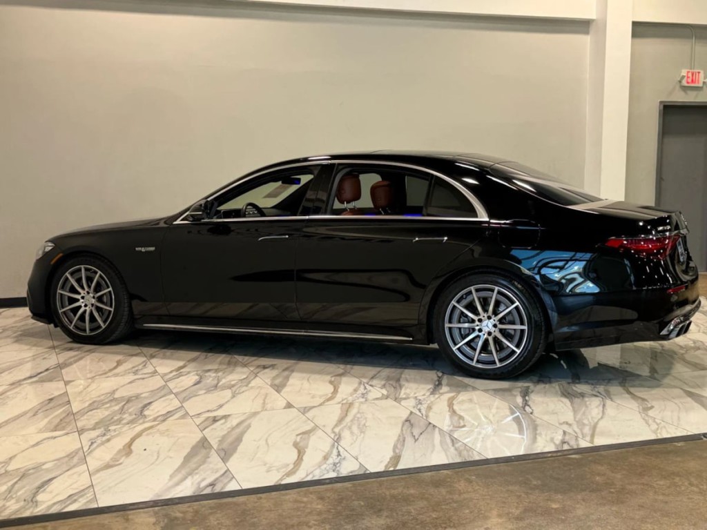 2024 Mercedes-Benz AMG S 63 E Image 9