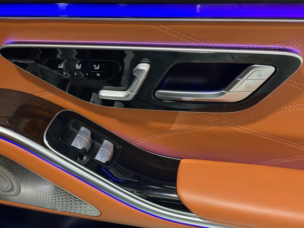 2024 Mercedes-Benz AMG S 63 E Image 31