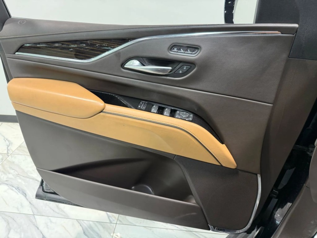 2021 Cadillac Escalade Image 10