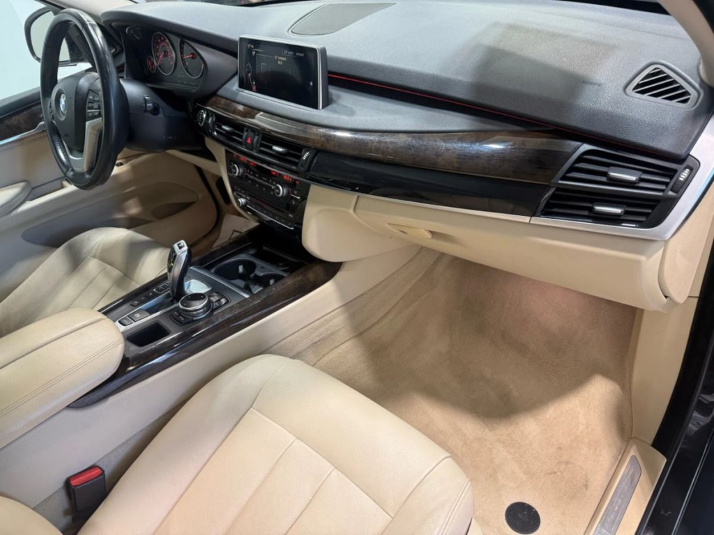 2015 BMW X5 Image 27