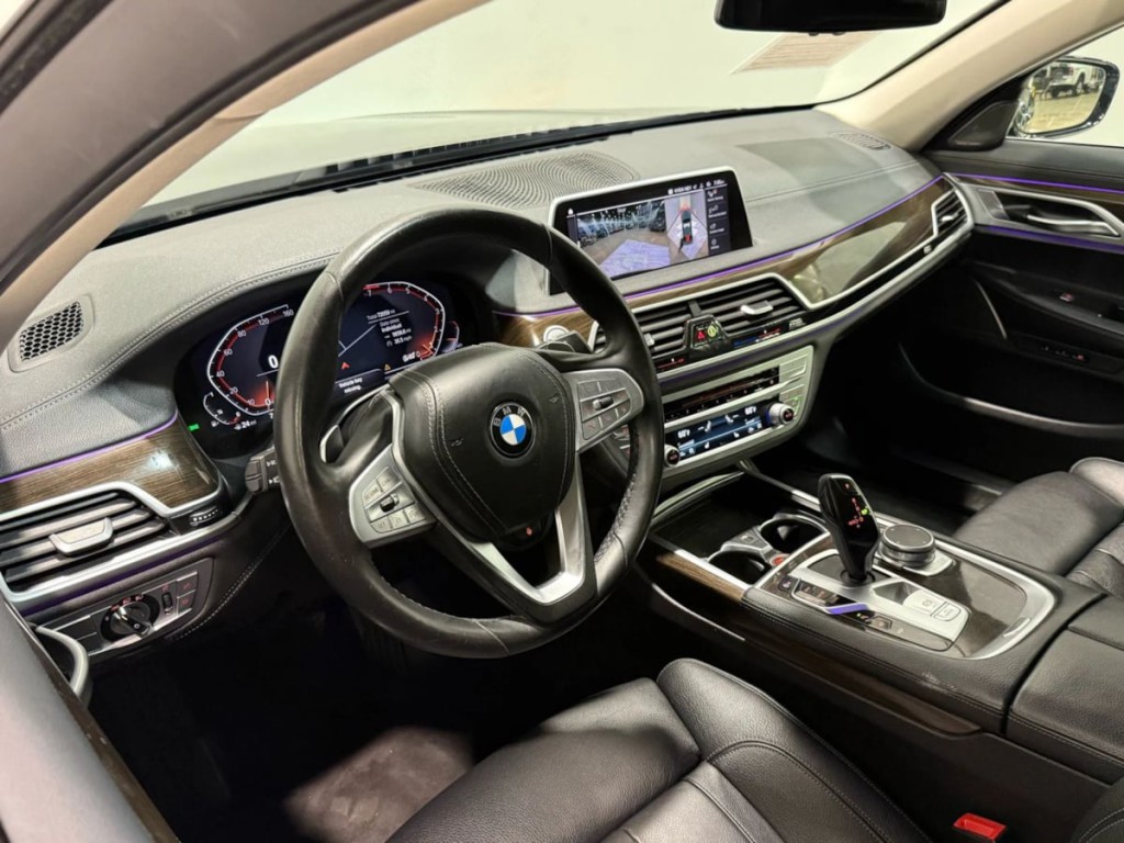 2020 BMW 7 Series Image 13