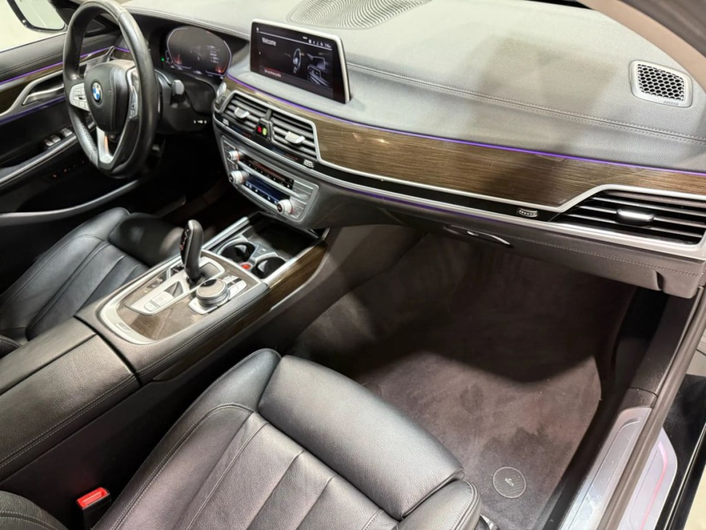 2020 BMW 7 Series Image 26