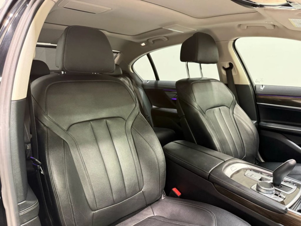 2020 BMW 7 Series Image 27