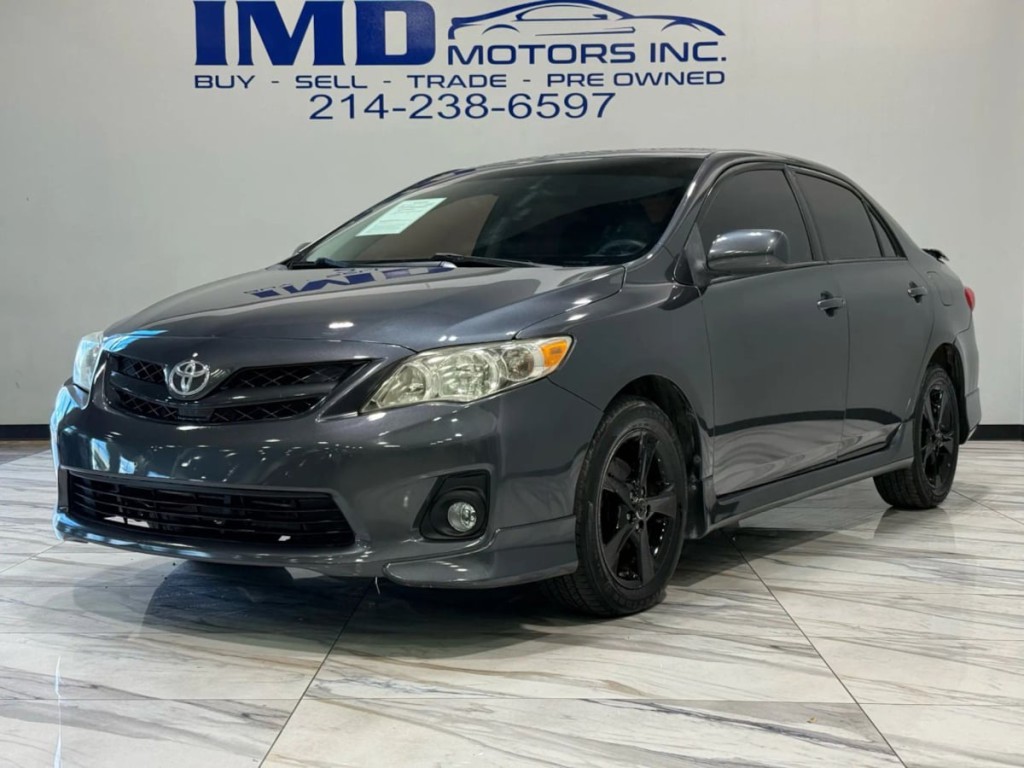 2013 Toyota Corolla Image 2