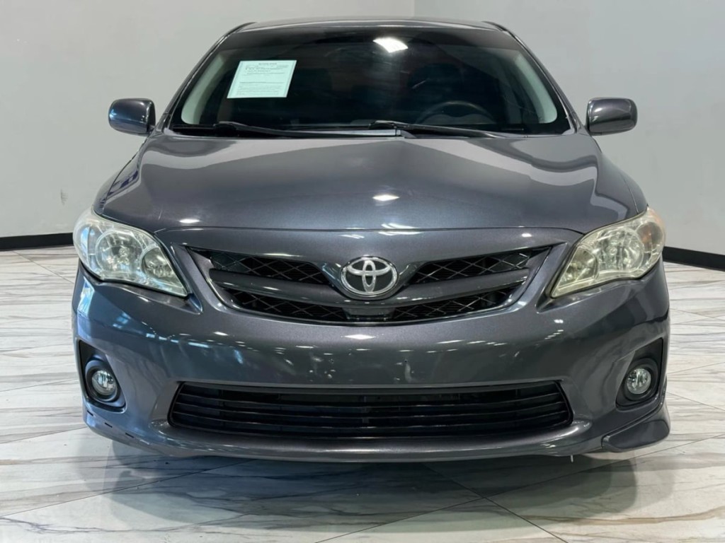 2013 Toyota Corolla Image 3