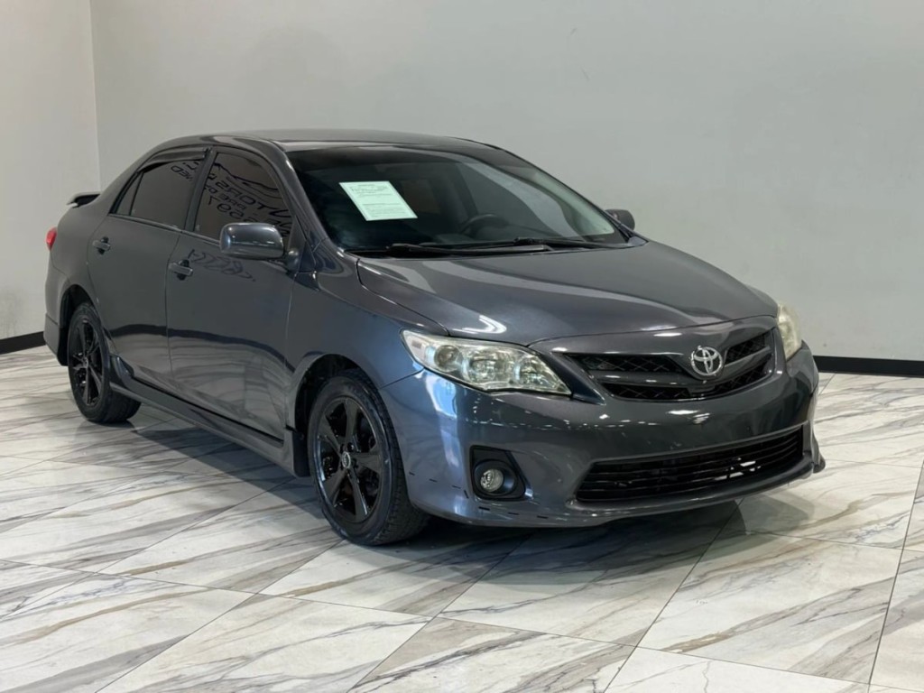 2013 Toyota Corolla Image 4