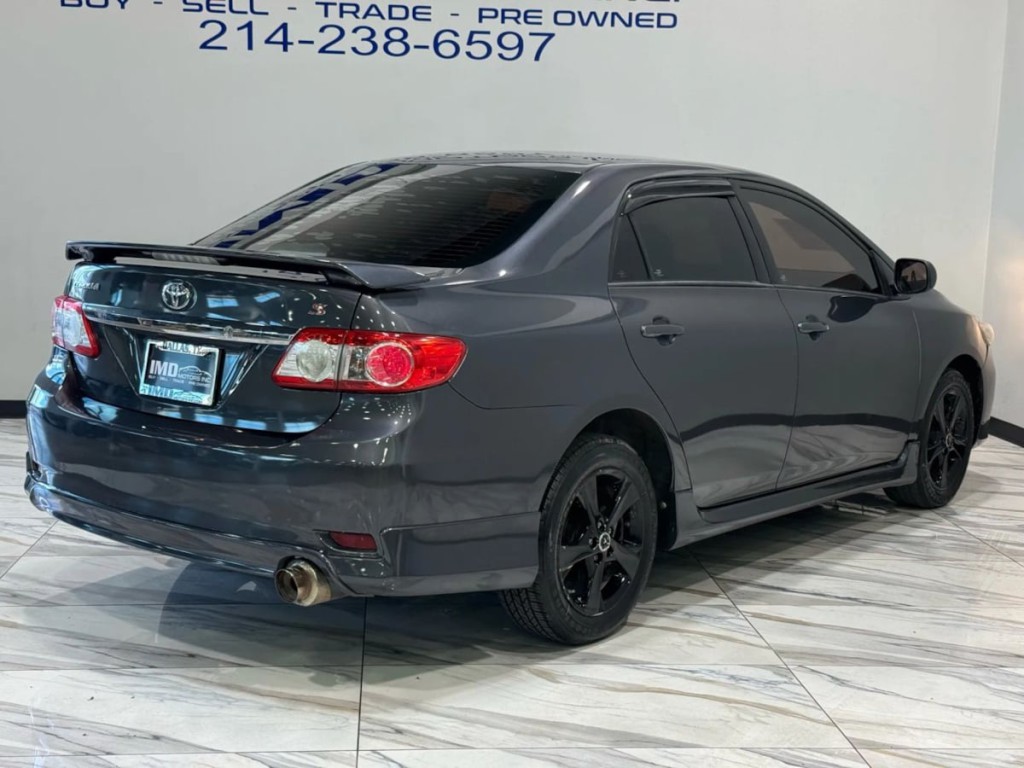 2013 Toyota Corolla Image 6
