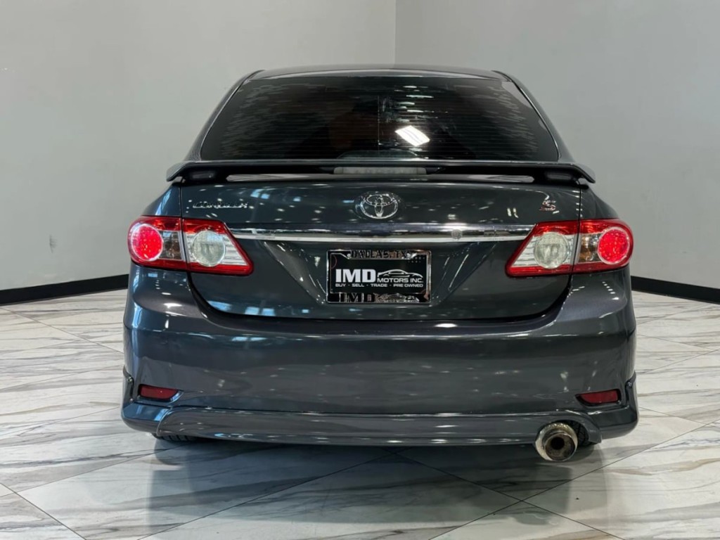 2013 Toyota Corolla Image 7