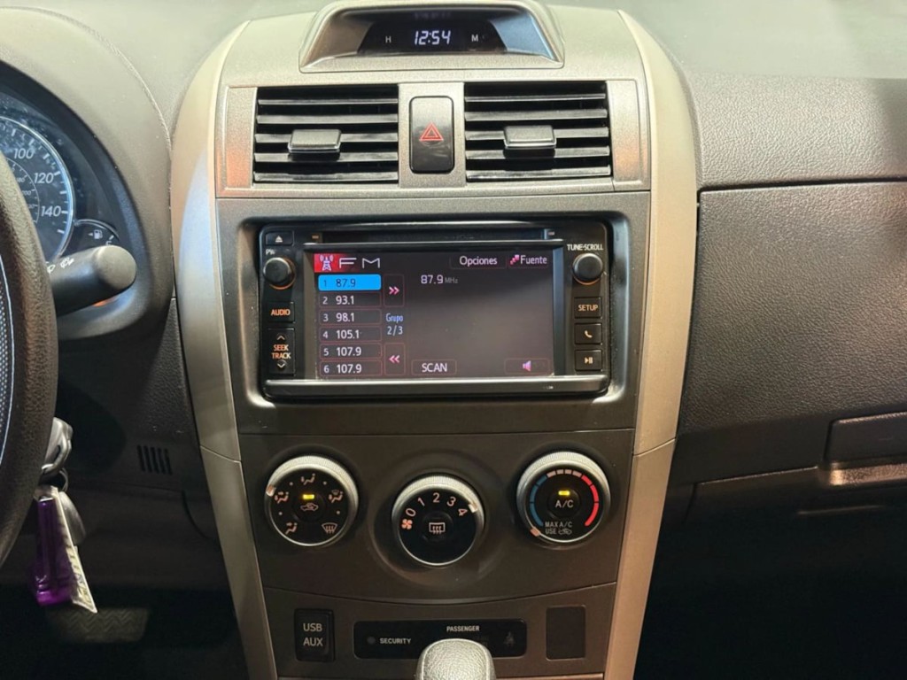 2013 Toyota Corolla Image 19