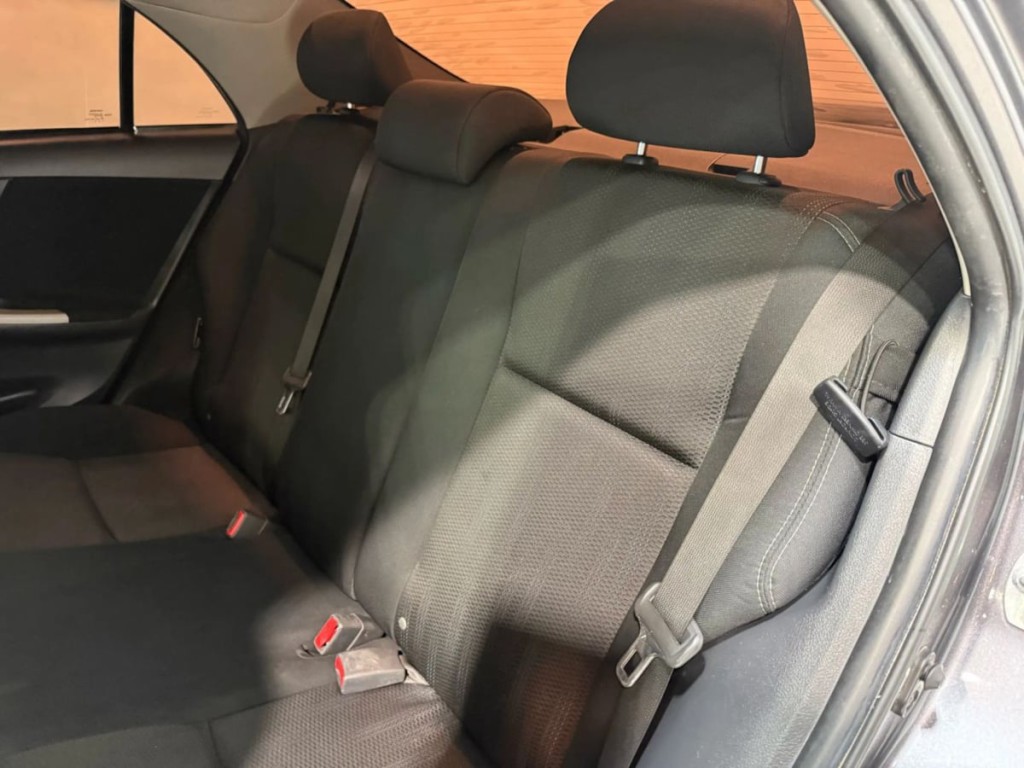 2013 Toyota Corolla Image 23