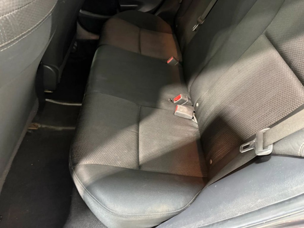 2013 Toyota Corolla Image 24
