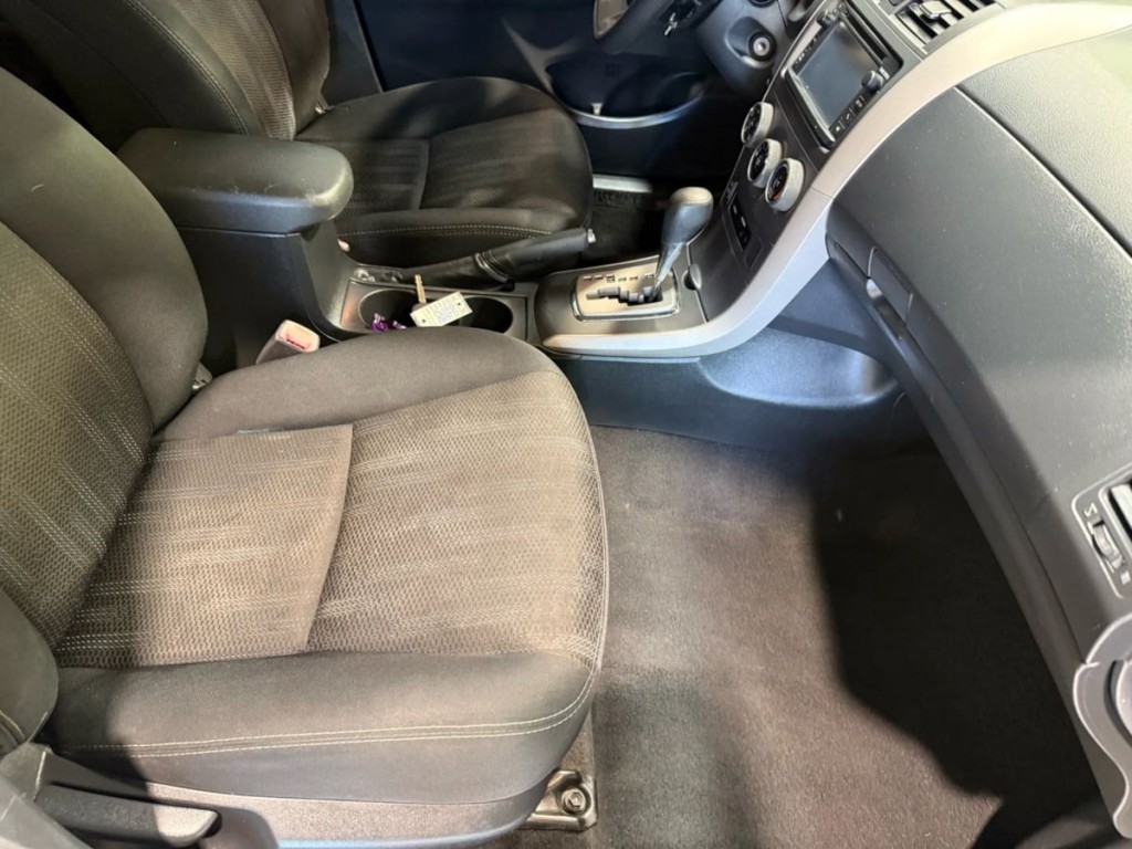2013 Toyota Corolla Image 27