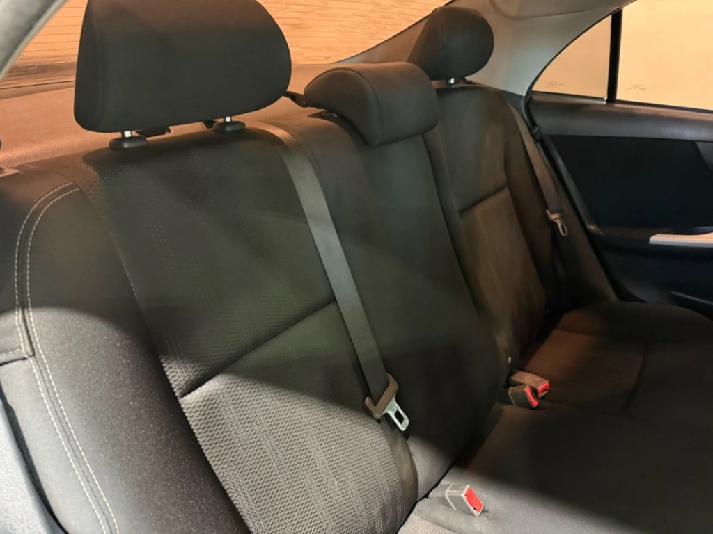2013 Toyota Corolla Image 28