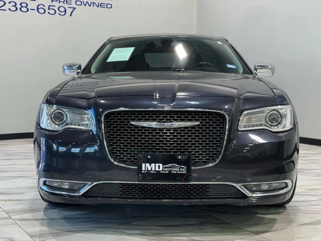 2016 Chrysler 300 Image 3