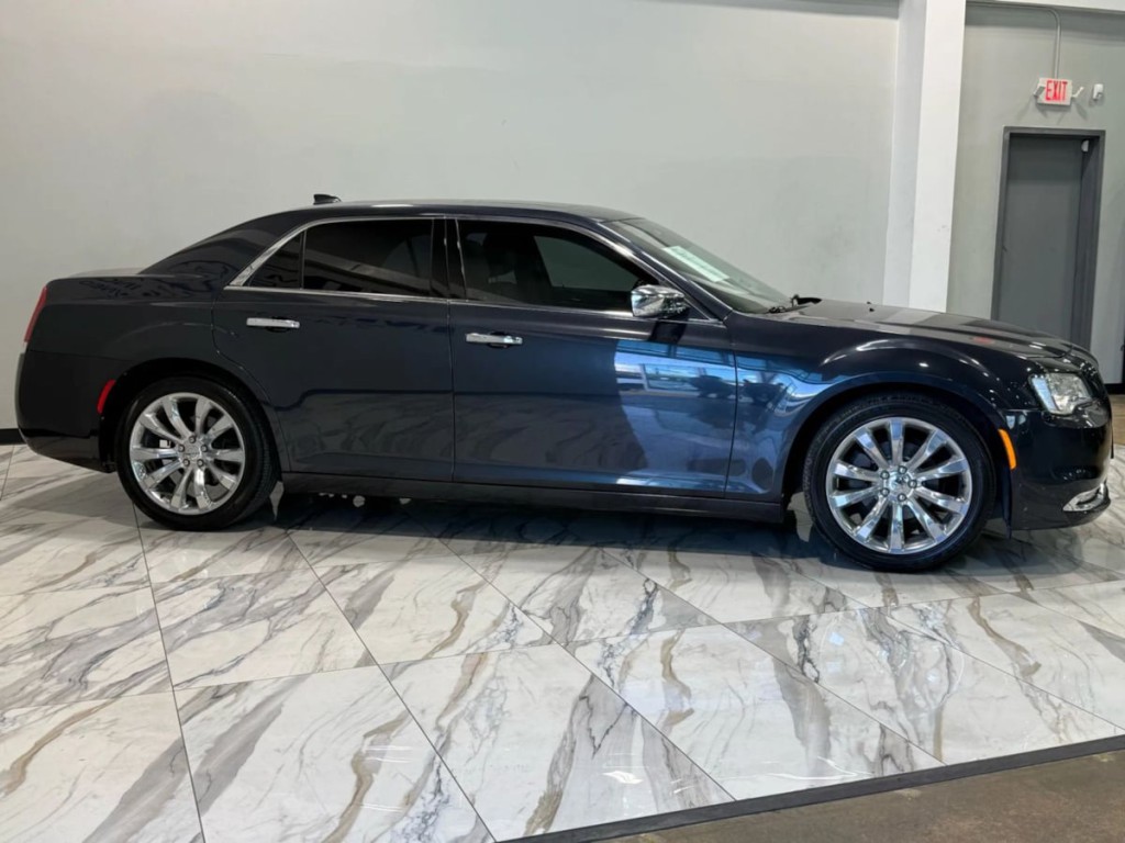 2016 Chrysler 300 Image 5