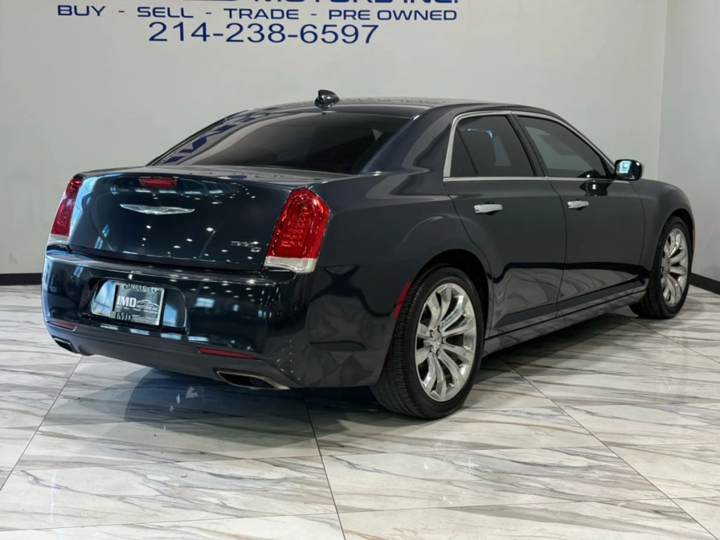 2016 Chrysler 300 Image 6