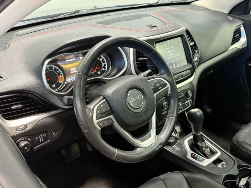 2015 Jeep Cherokee Image 12