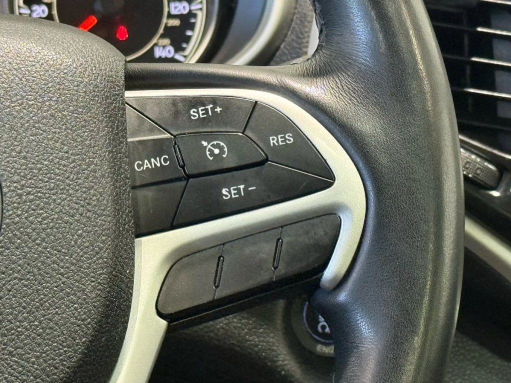 2015 Jeep Cherokee Image 16