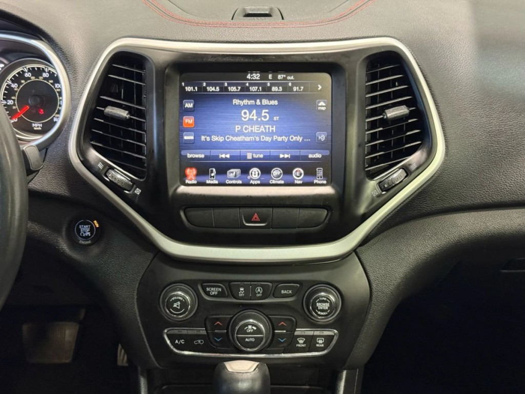 2015 Jeep Cherokee Image 19