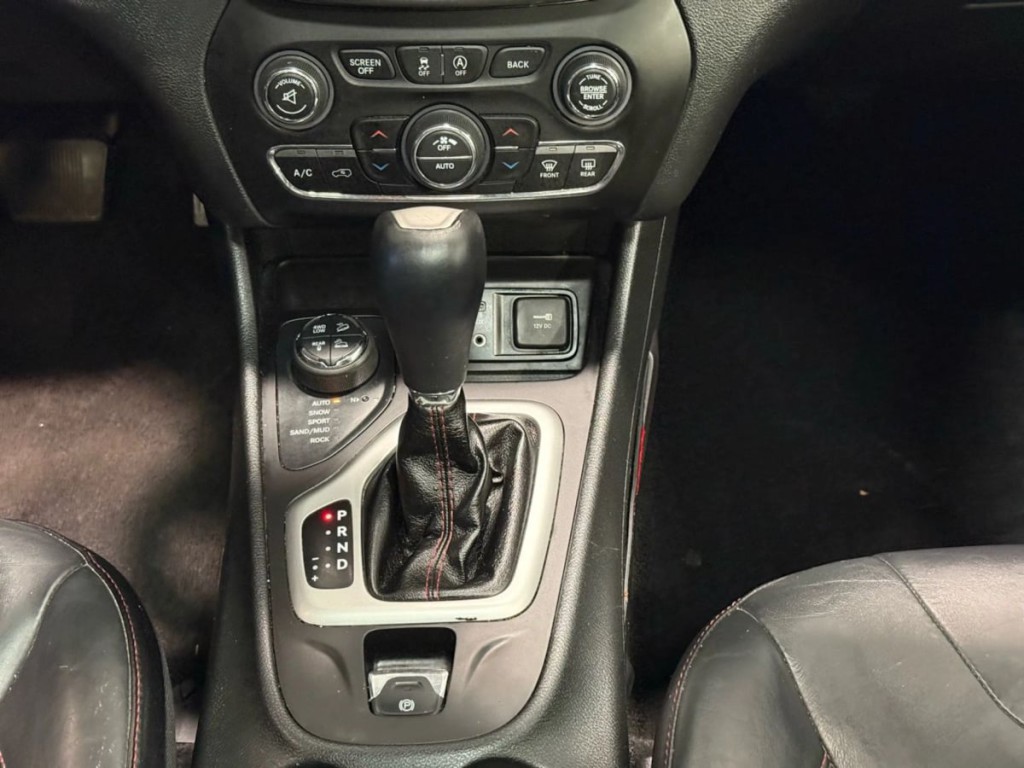 2015 Jeep Cherokee Image 20