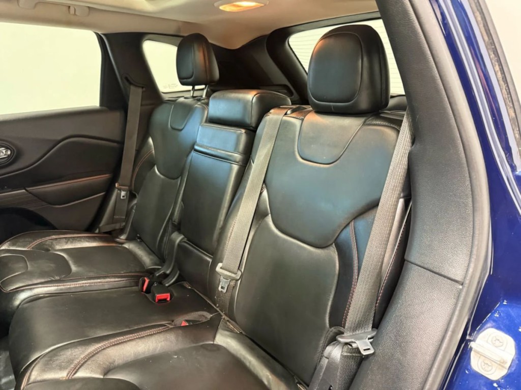 2015 Jeep Cherokee Image 24