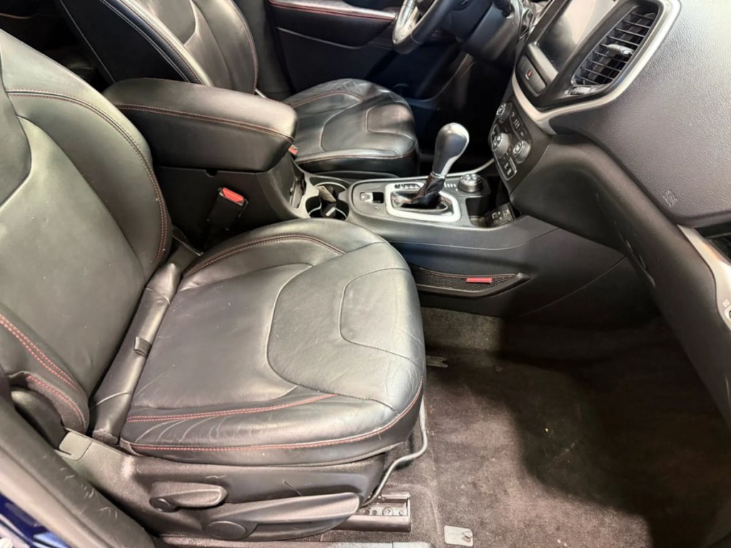 2015 Jeep Cherokee Image 28