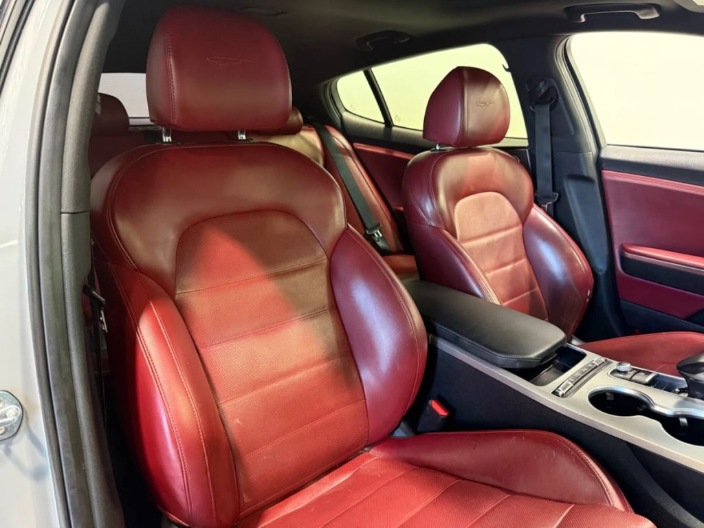 2020 Kia Stinger Image 28