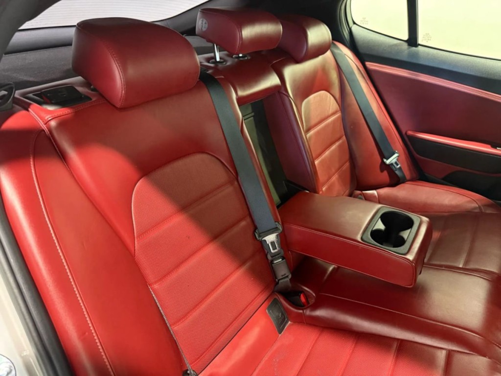 2020 Kia Stinger Image 30