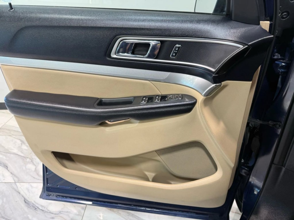 2016 Ford Explorer Image 11