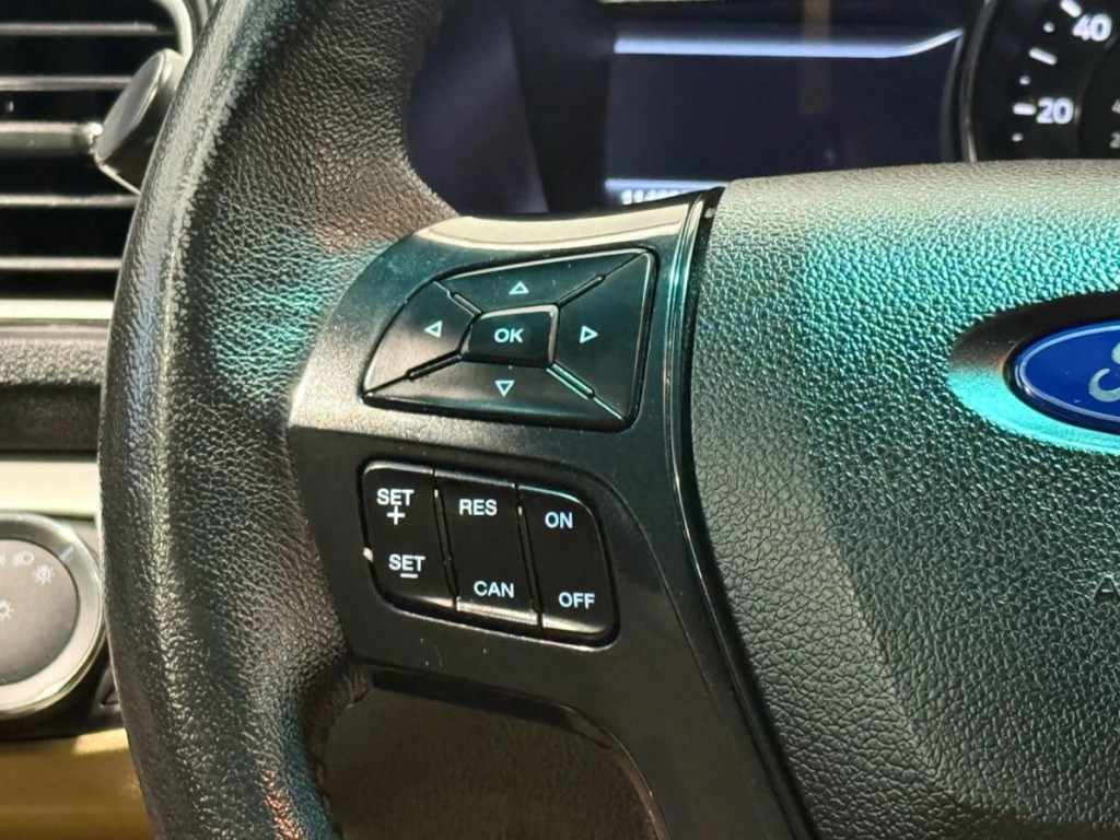 2016 Ford Explorer Image 16