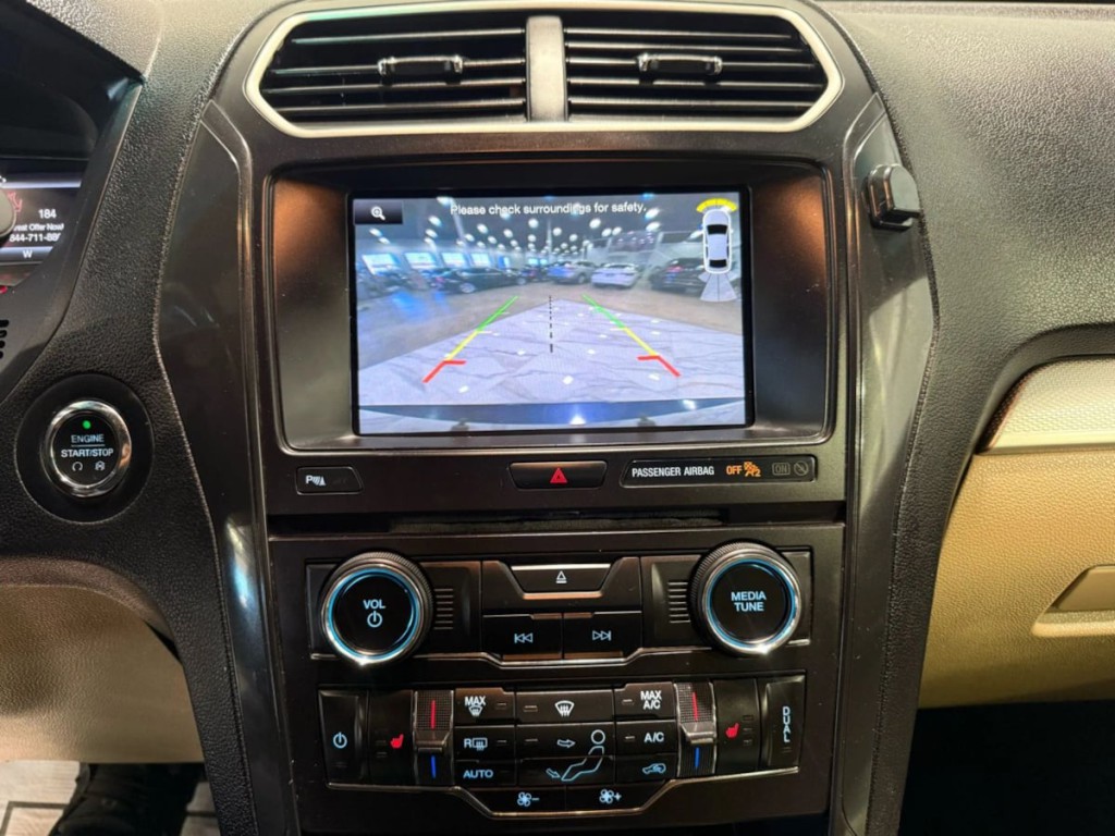 2016 Ford Explorer Image 20