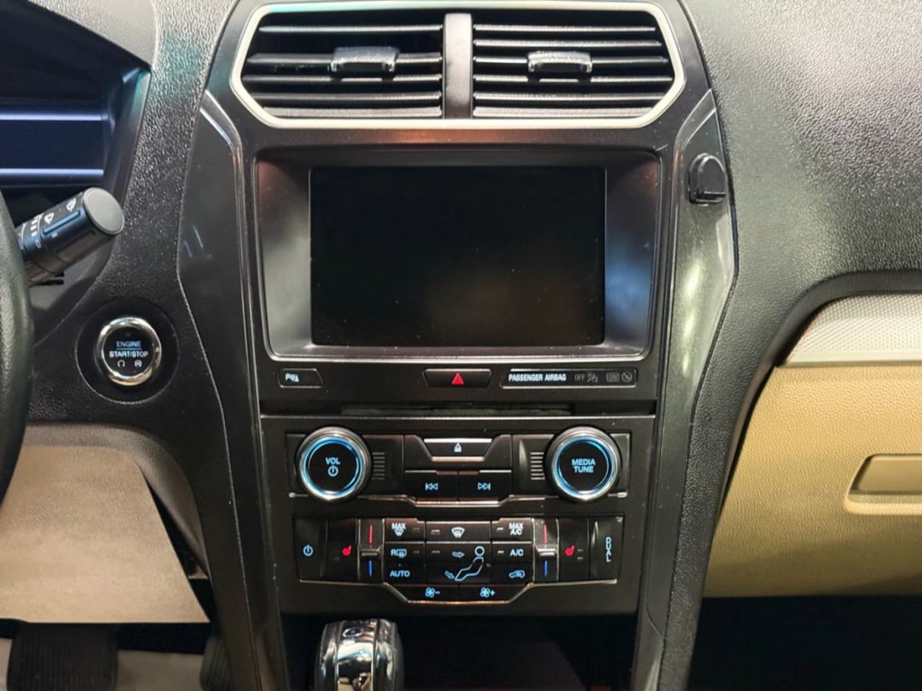 2016 Ford Explorer Image 21