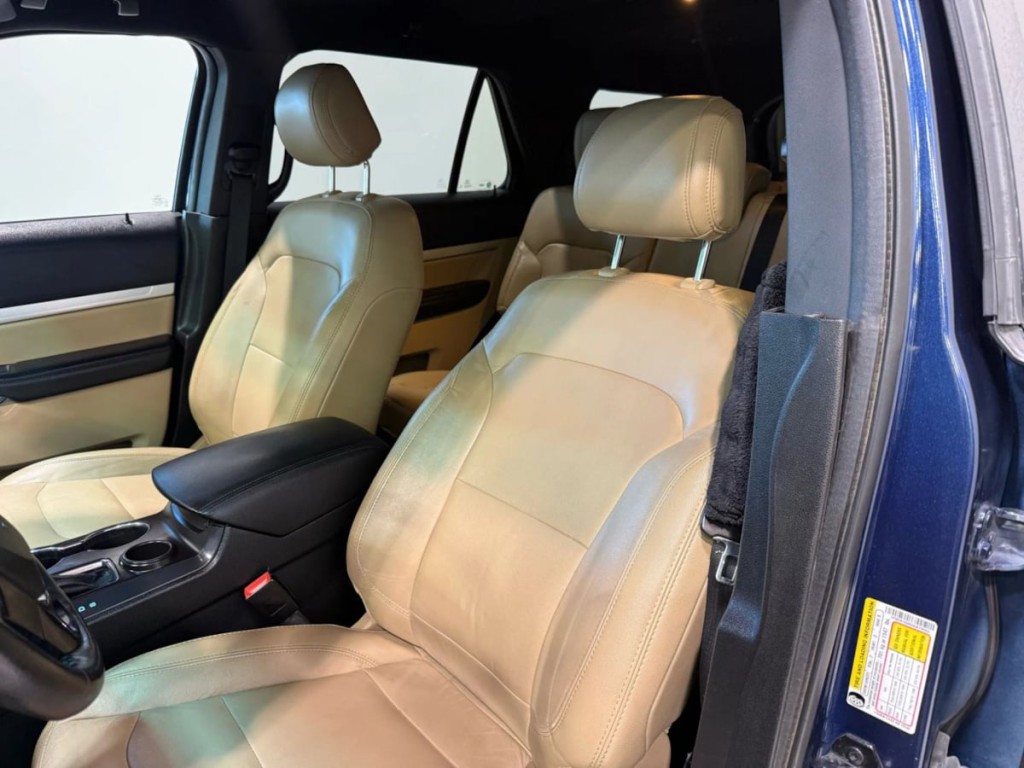 2016 Ford Explorer Image 23