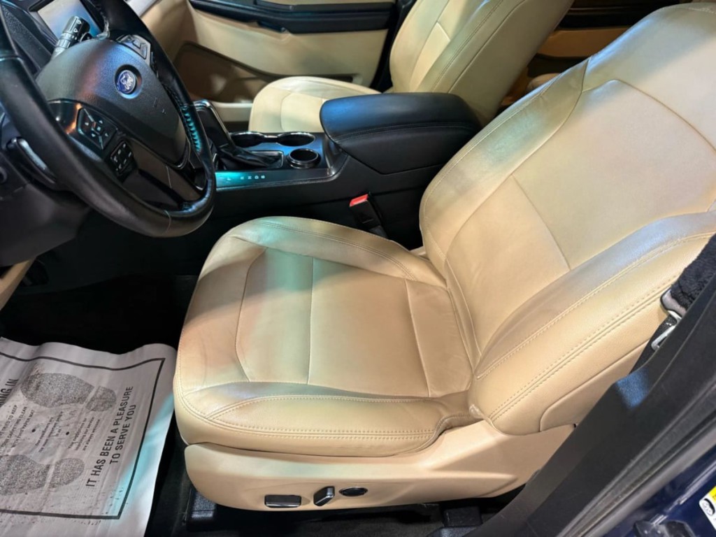 2016 Ford Explorer Image 24