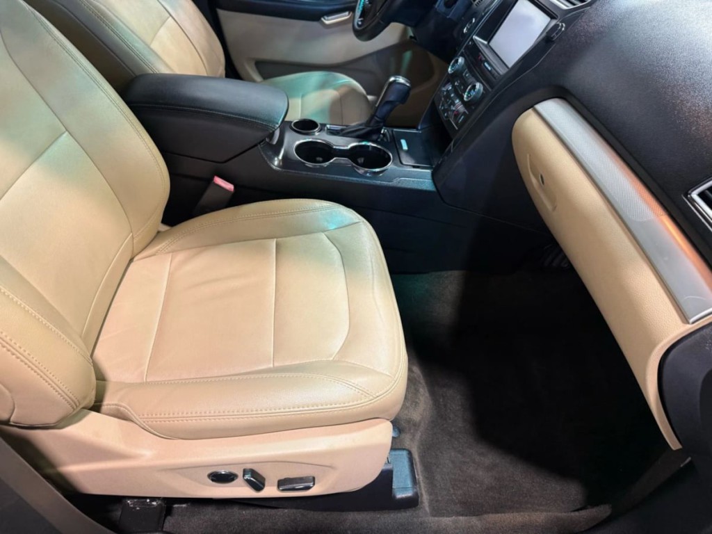 2016 Ford Explorer Image 30