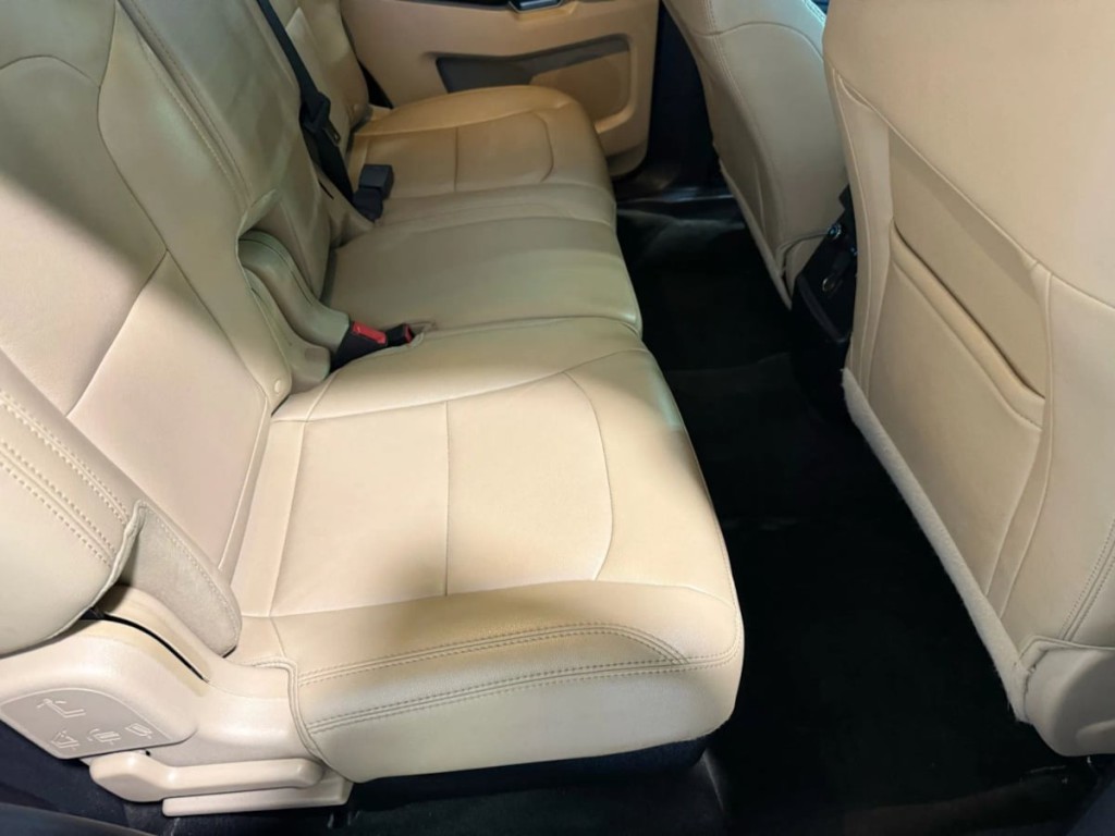 2016 Ford Explorer Image 32