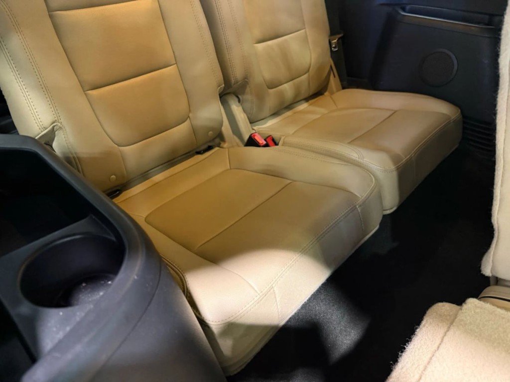 2016 Ford Explorer Image 34
