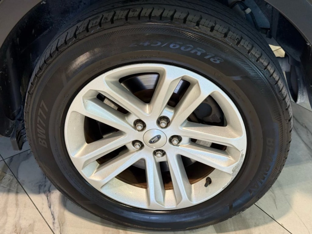 2016 Ford Explorer Image 35