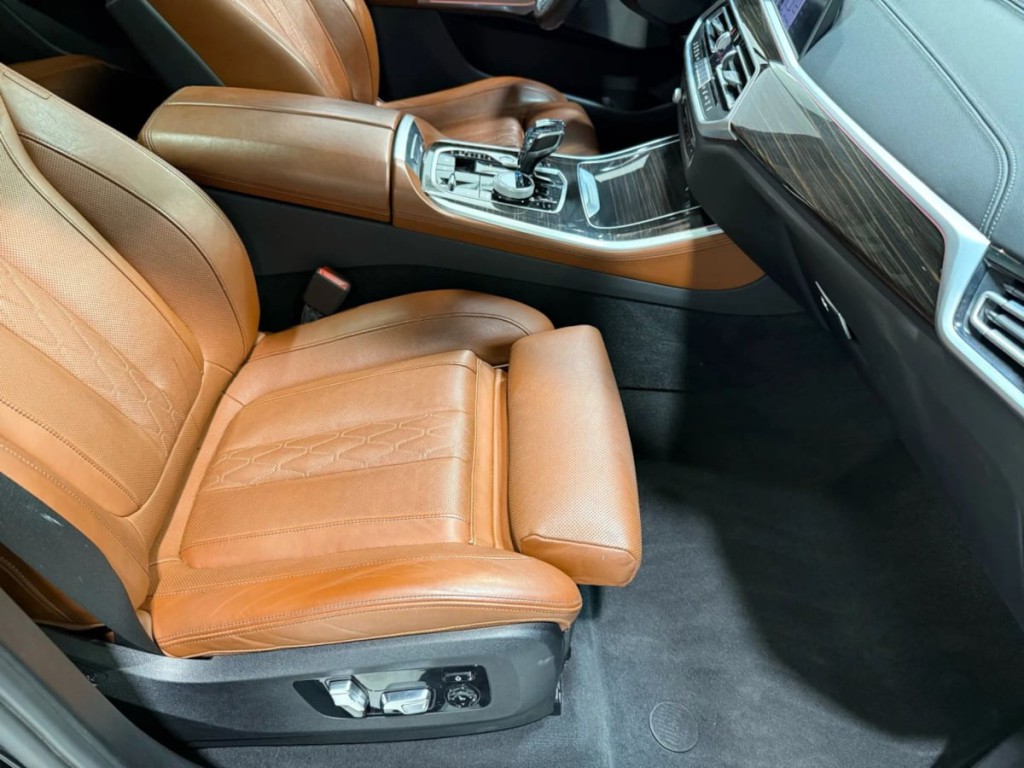 2021 BMW X5 Image 28