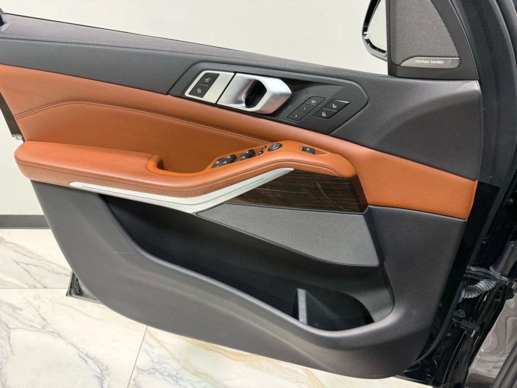 2021 BMW X5 Image 32